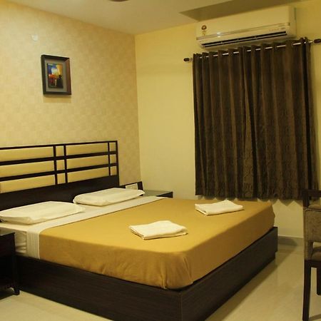 Hotel M.P Temples Inn Кумбаконам Екстериор снимка