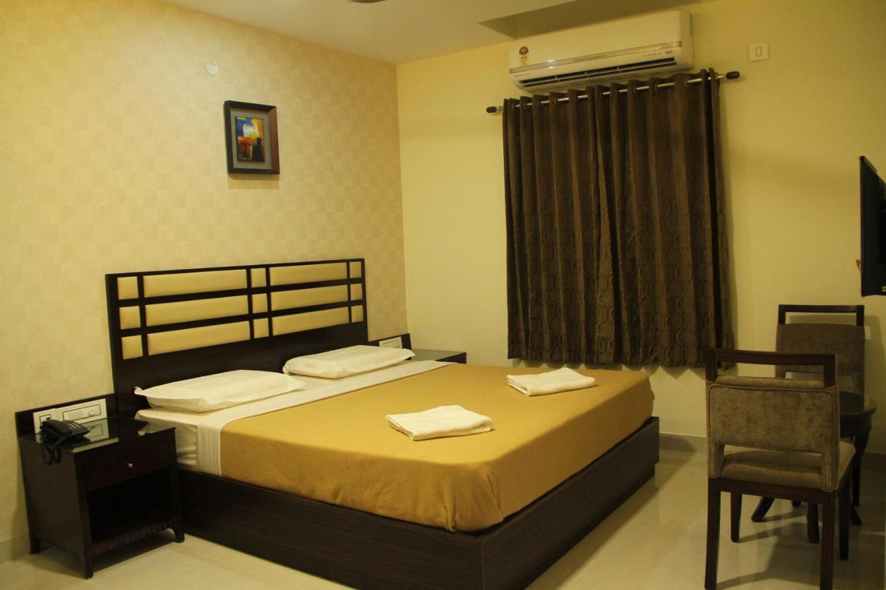 Hotel M.P Temples Inn Кумбаконам Екстериор снимка